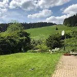 Mathilda Eins Nyaraló