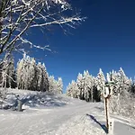 Nyaraló Mathilda Eins